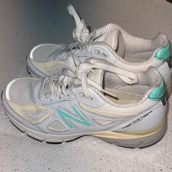 New Balance Women's Cream and Mint Sneakers - Picture 2 of 13